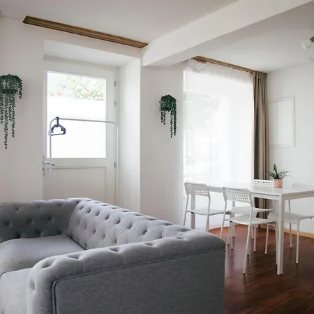 Nimbuzzz Apartment *